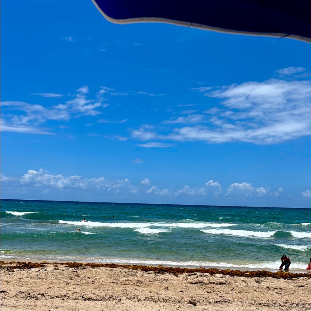 Free beach pic! Look and relax 😎